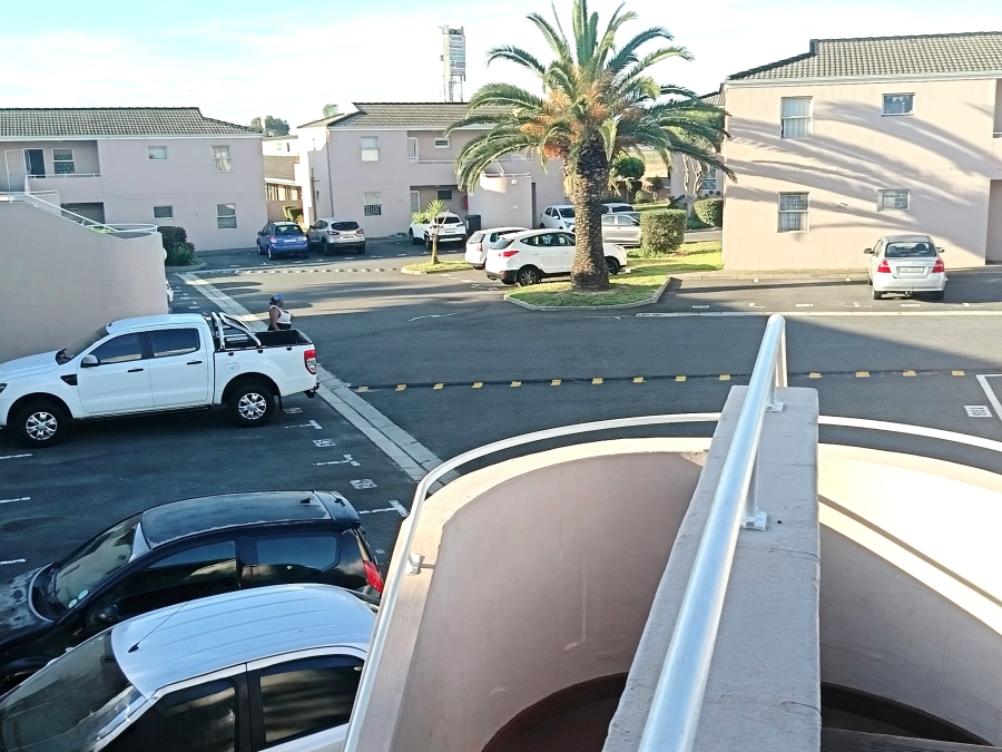 1 Bedroom Property for Sale in Bothasig Western Cape